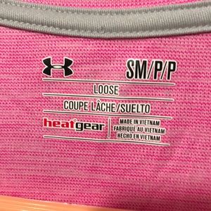 Under Armour Tops - Pink Under Armour shirt Under Armour Tops - Pink Under Armour shirt